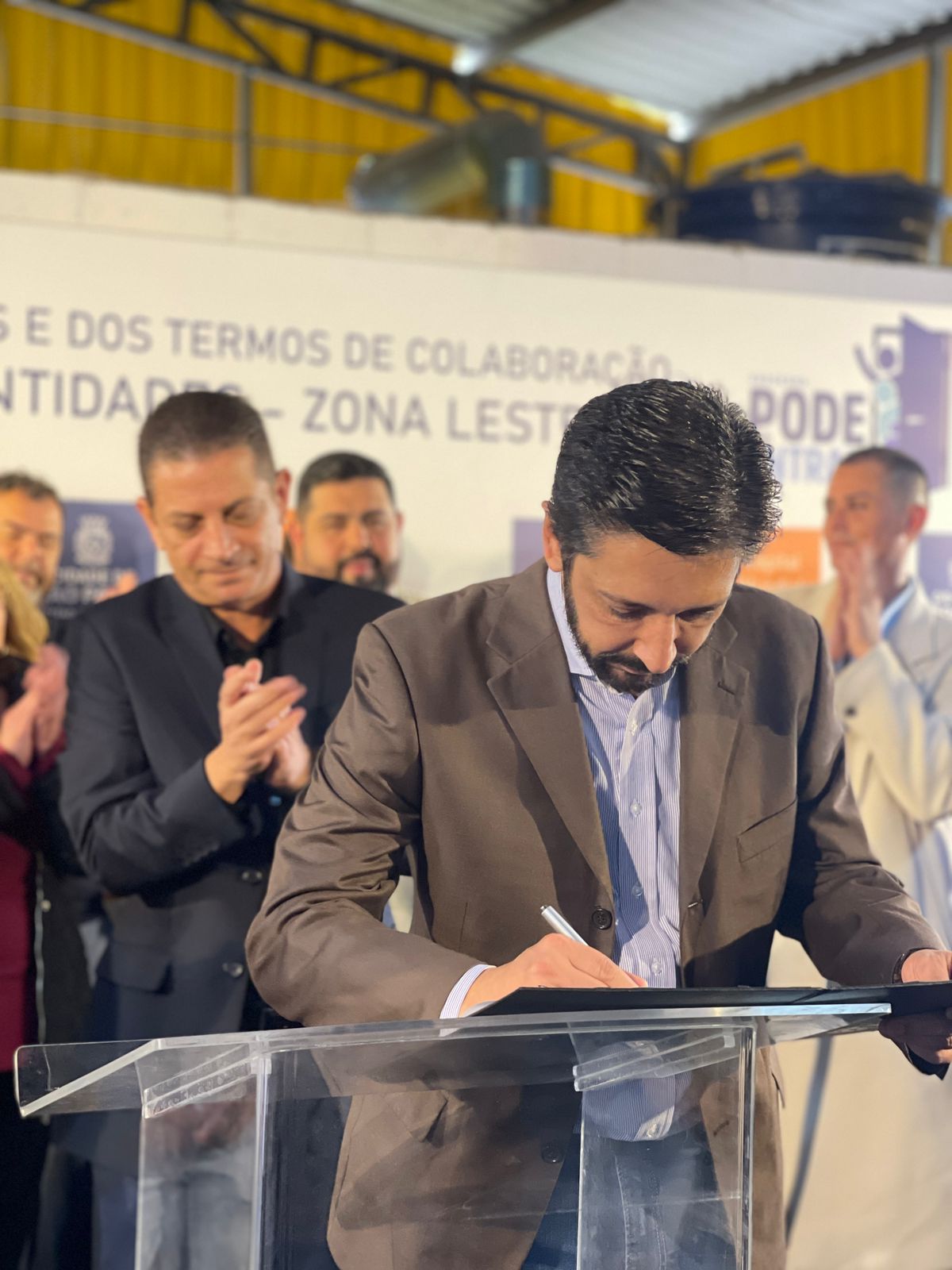 Prefeito Ricardo Nunes assina o termo das unidades 