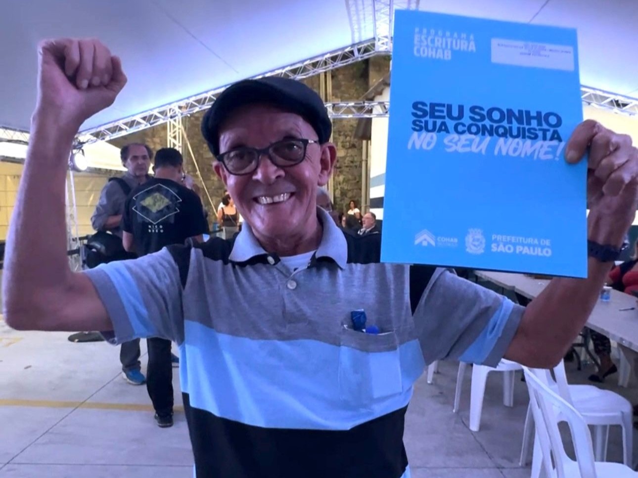 Prefeitura entrega 1.000 escrituras gratuitas para moradores de 48 conjuntos habitacionais da cidade